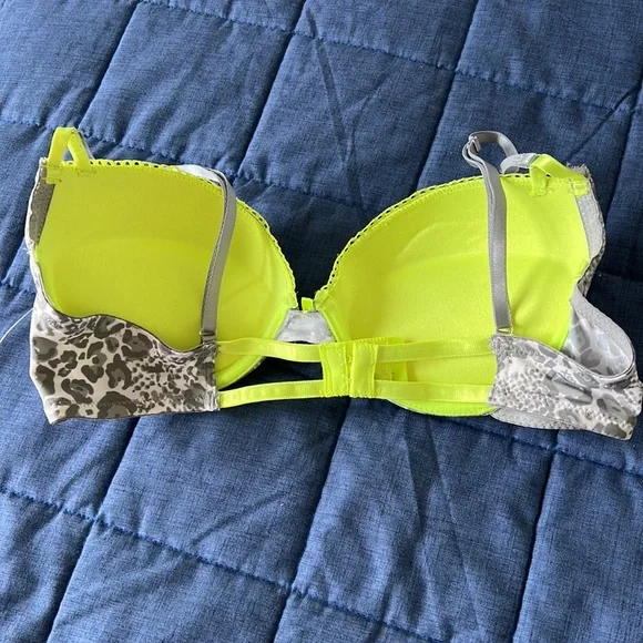 XOXO Bra and Panty Set - Picture 6 of 10